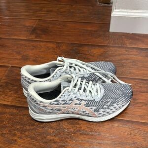 Asics Gray Athletic Shoes with Breathable Mesh and Cushioned Sole